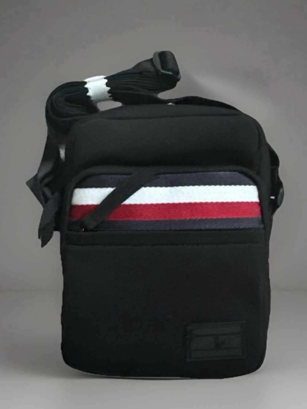 NEW✨ Tommy Hilfiger Camera Bag | Crossbody Black